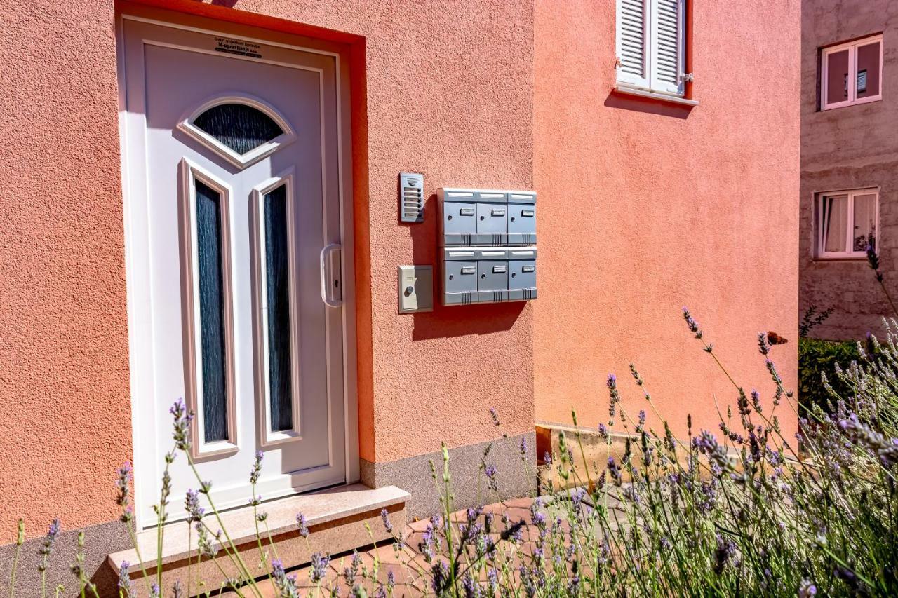 Abby Apartment Kornić Exterior foto